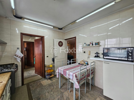 Image 8 - 926750