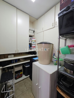 Image 11 - 926750