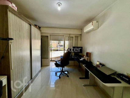 Image 7 - 926752