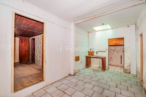 Image 21 - 926817