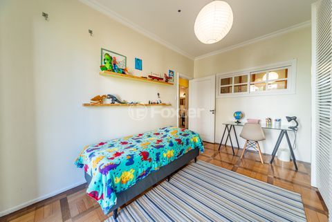 Image 17 - 927004