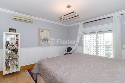 Image 35 - 927611