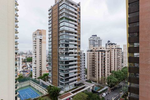 Image 7 - 927611