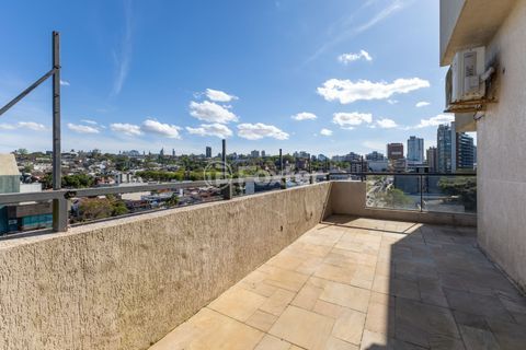 Image 17 - 928115