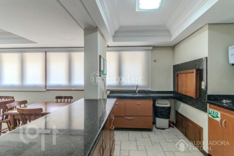 Image 31 - 928136