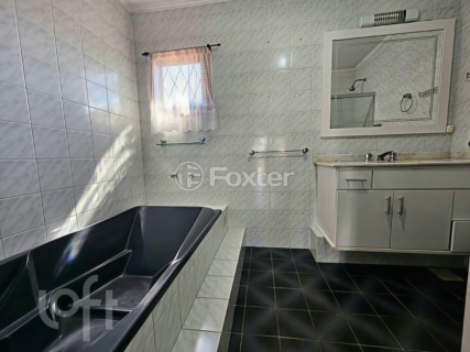 Image 21 - 928381