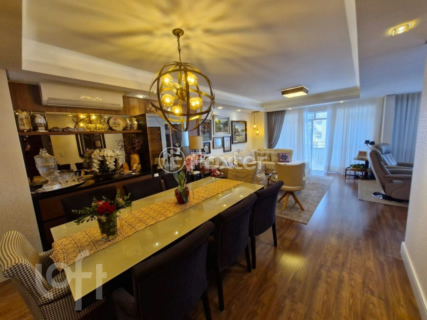 Image 32 - 928425