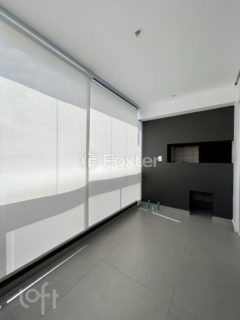 Image 11 - 928444
