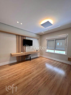Image 7 - 928444