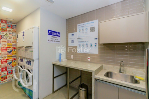 Image 37 - 928537