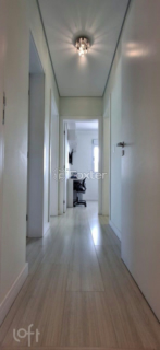 Image 28 - 928555