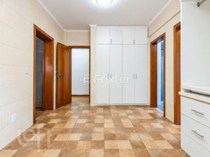 Image 30 - 928705