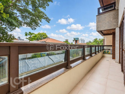 Image 8 - 928705