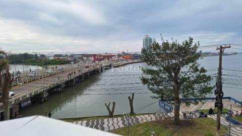Image 29 - 928755