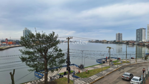Image 40 - 928755