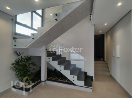 Image 4 - 928765