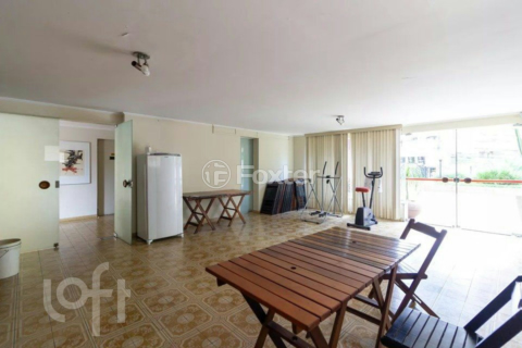 Image 37 - 928911