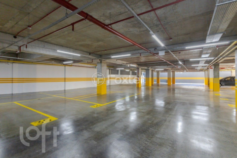 Image 32 - 929244