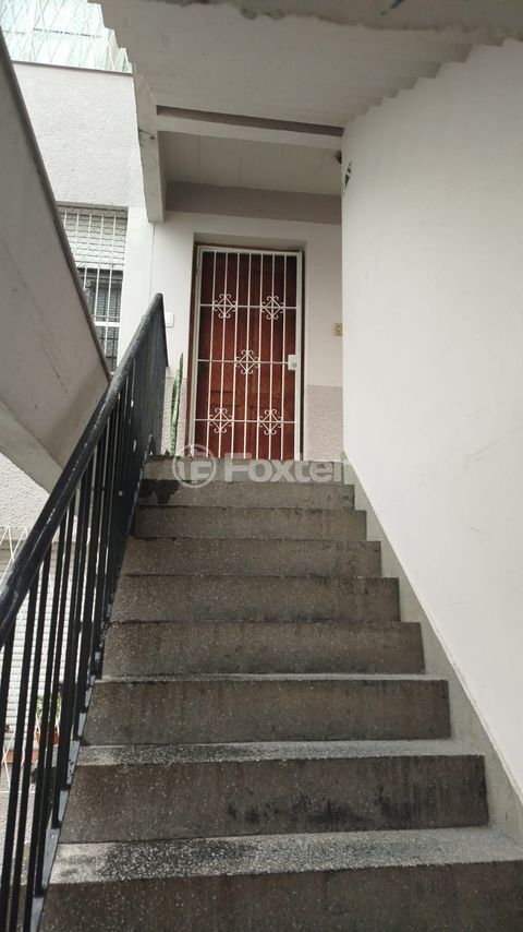 Image 11 - 929251