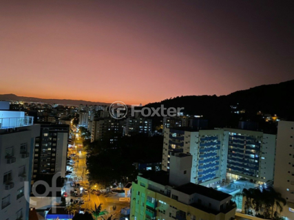 Image 17 - 929303