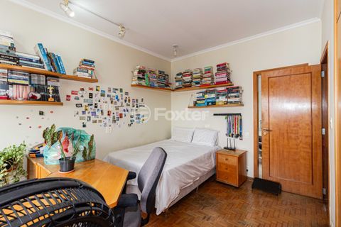Image 42 - 929445
