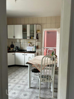 Image 6 - 929599