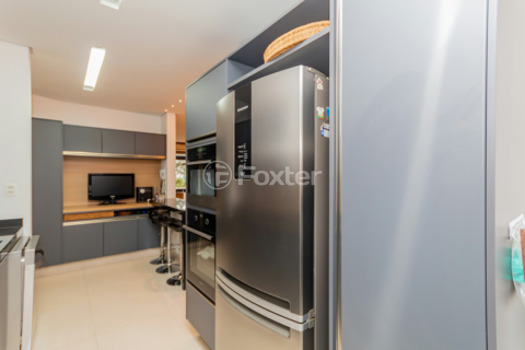 Image 12 - 929754