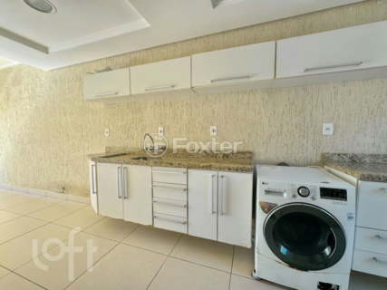 Image 35 - 930007