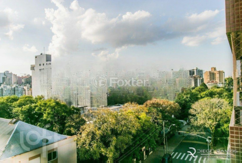 Image 10 - 930245