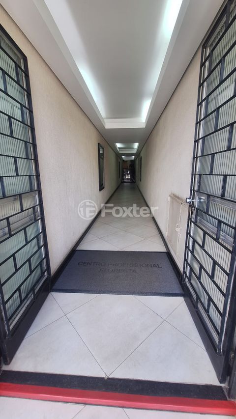Image 5 - 930292
