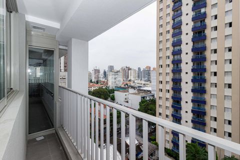Image 11 - 930345
