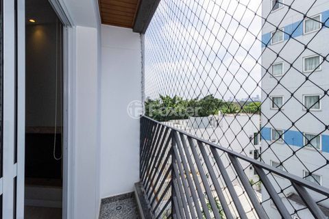 Image 6 - 930359