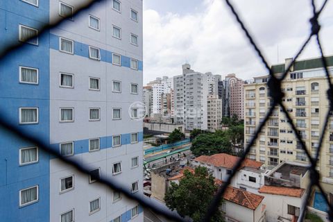 Image 15 - 930359