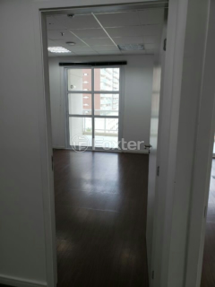 Image 4 - 930443
