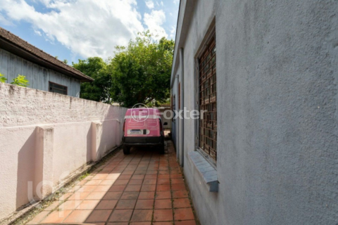 Image 8 - 930505