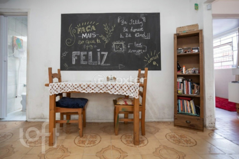 Image 3 - 930505