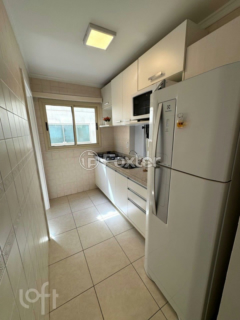 Image 7 - 930536