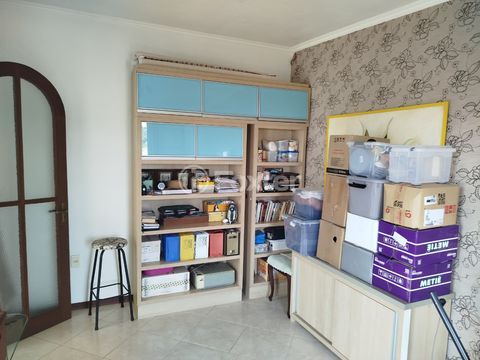 Image 33 - 930552