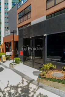Image 70 - 930571