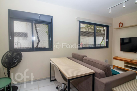 Image 7 - 930740