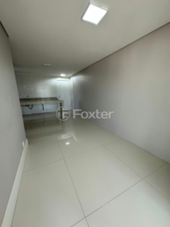 Image 1 - 930775