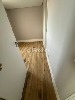 Image 7 - 930775
