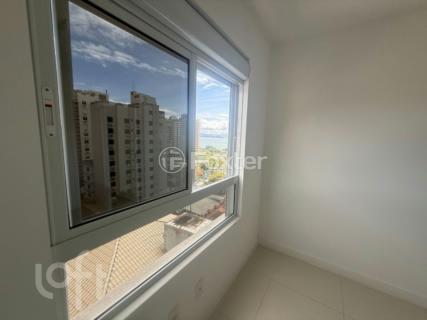 Image 7 - 930818