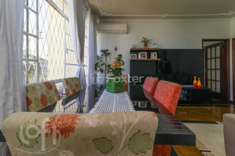 Image 1 - 930886
