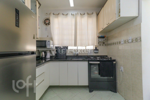 Image 4 - 930886