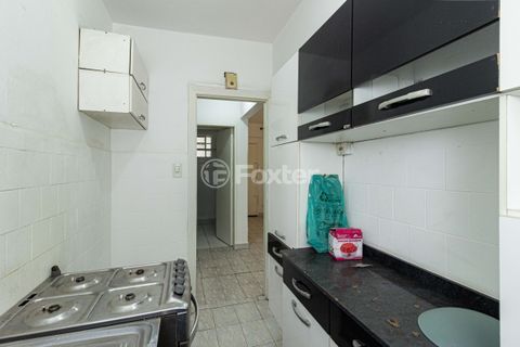 Image 8 - 930905