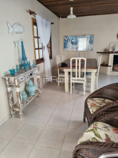 Image 4 - 930906