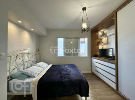 Image 6 - 930997