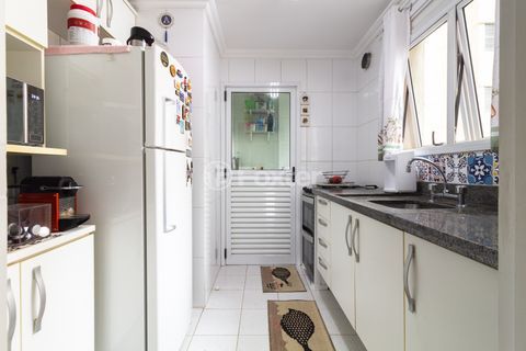 Image 18 - 931007