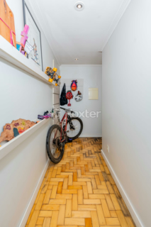 Image 7 - 931044